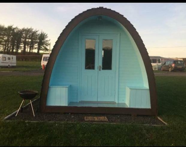 Meadow Glamping Hotel Carmarthen Bagian luar foto